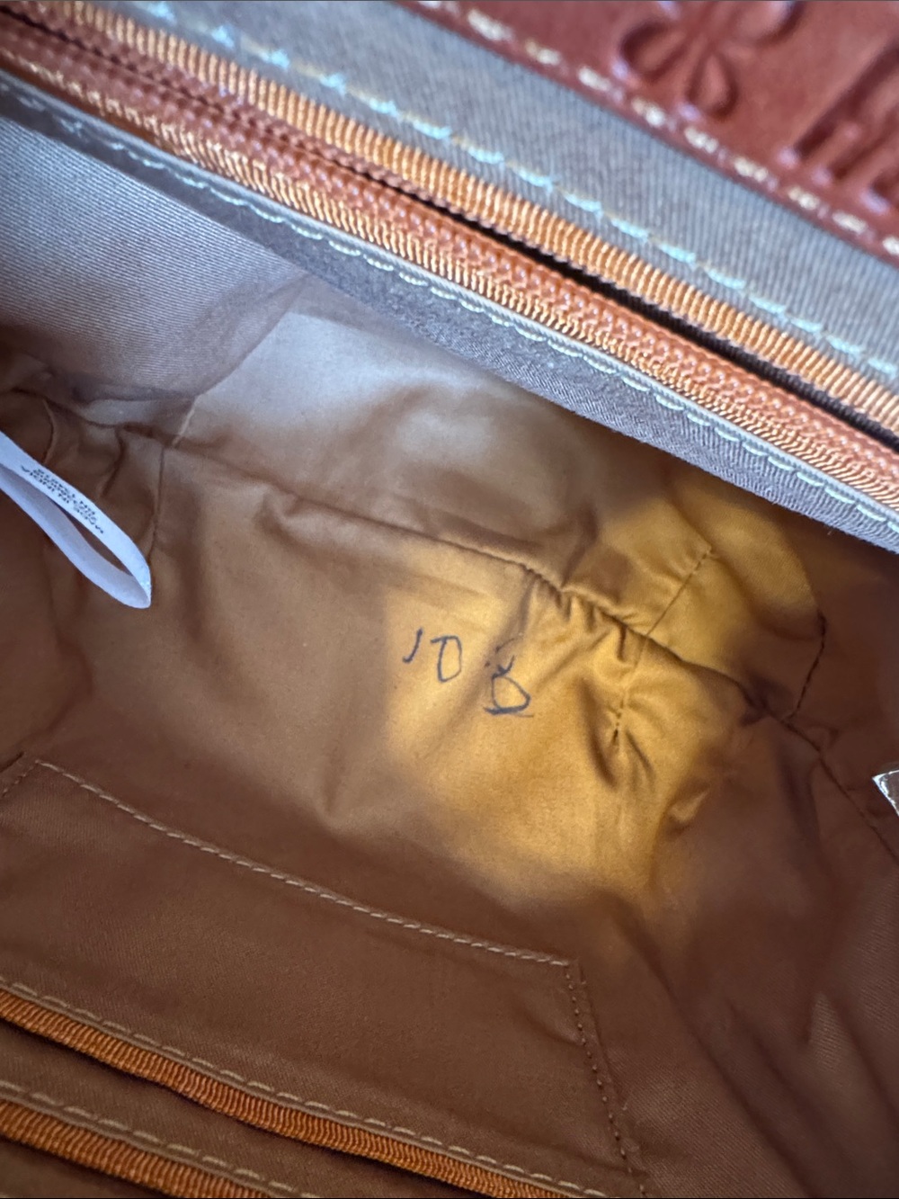 HOBO Metallic Gold Ruched Leather Top Kisslock Bag - Picture 7 of 12